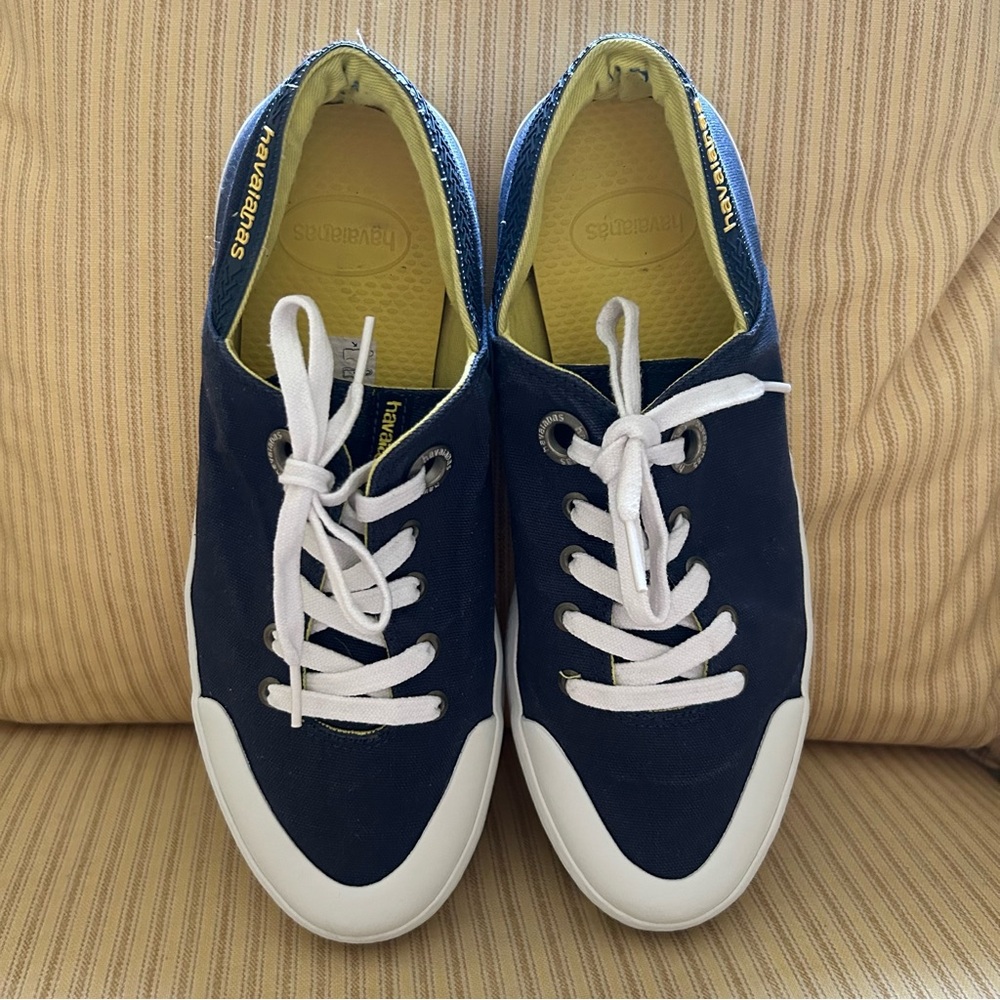 Havaianas Navy Blue Canvas Lace Up Sneakers (8.5 ladies, 7 mens)